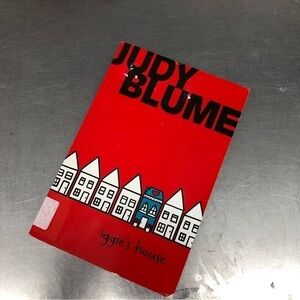 Iggie's house By: Judy Blume, paperback book